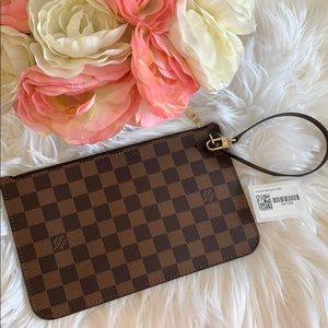 🆕🎄Louis Vuitton Wristlet